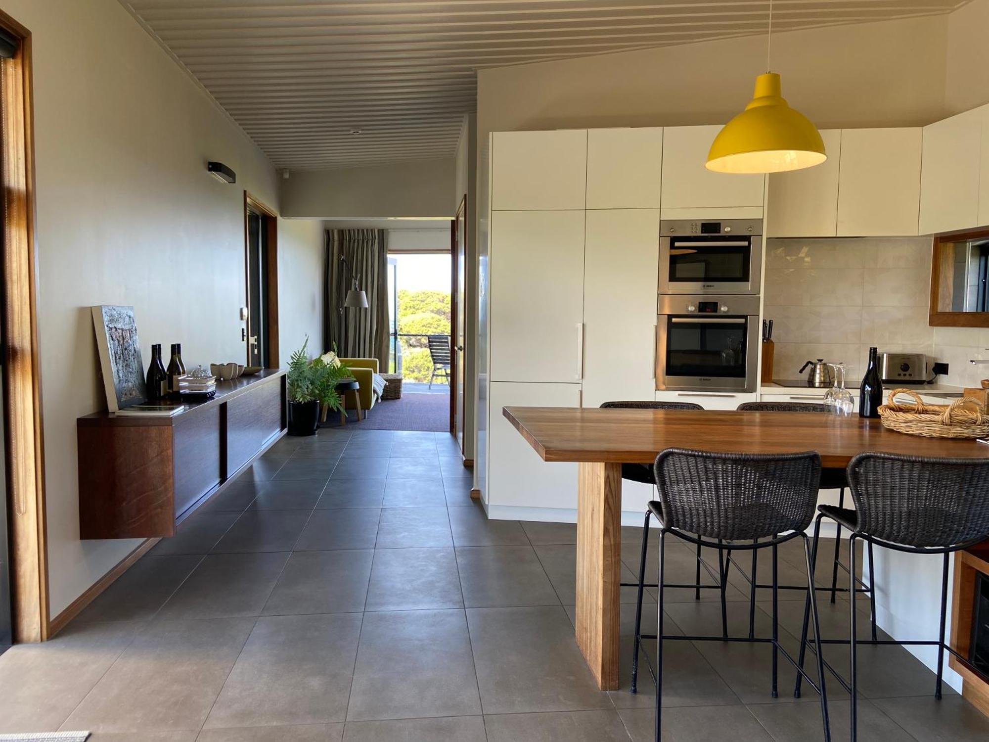 La Bodega Waiheke Island Hotel Surfdale Екстериор снимка
