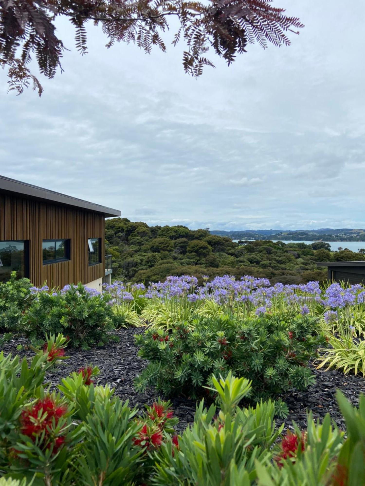 La Bodega Waiheke Island Hotel Surfdale Екстериор снимка