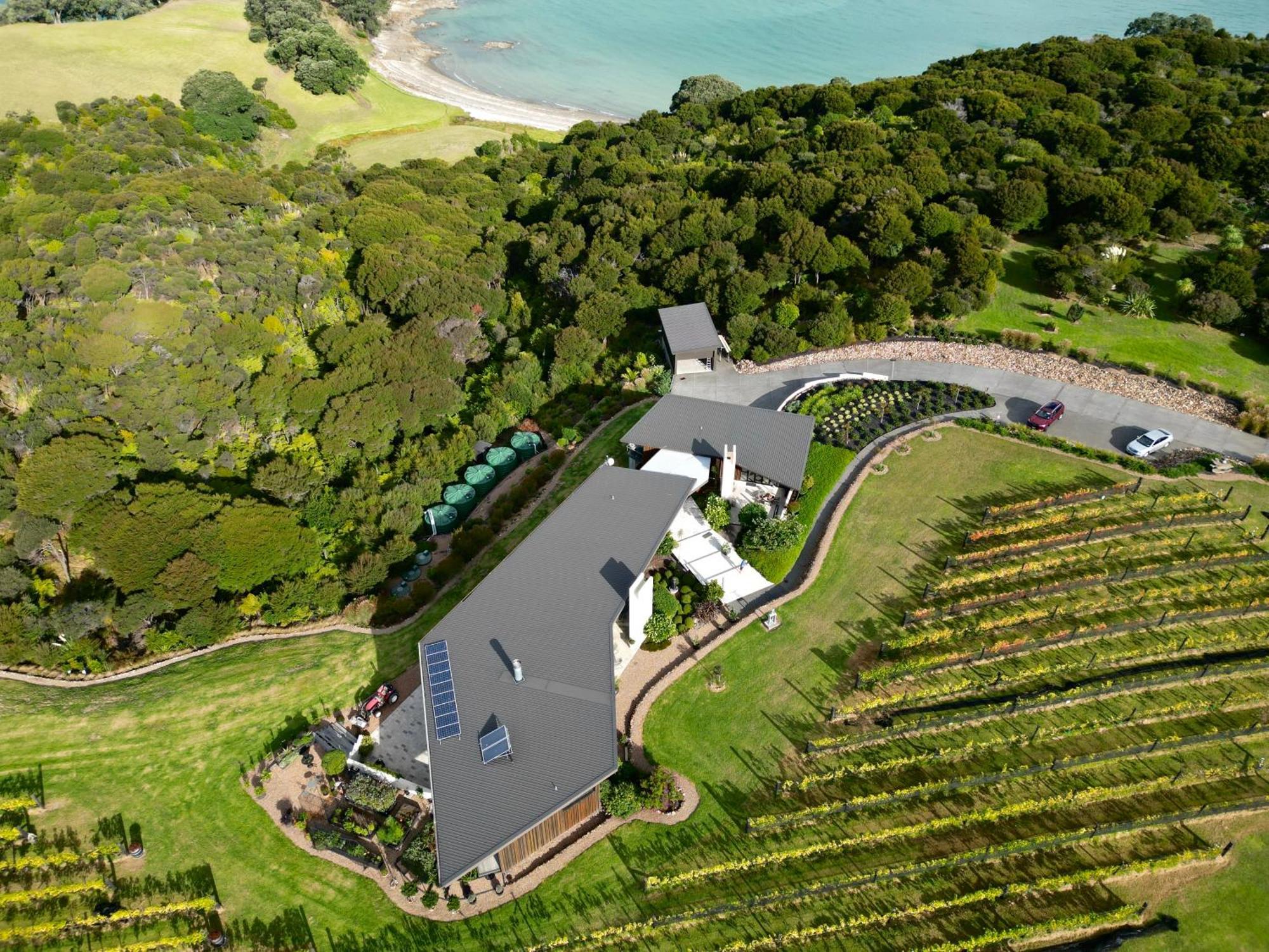 La Bodega Waiheke Island Hotel Surfdale Екстериор снимка